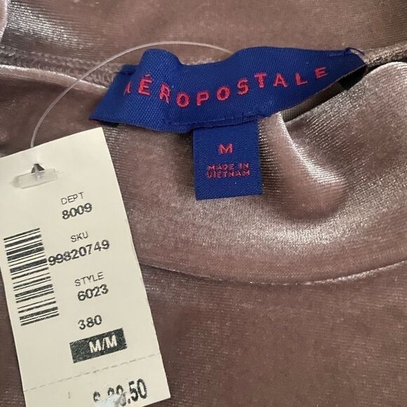 Aeropostale
Velvet Top with Cold Shoulder Sleeves M - Picture 3 of 4